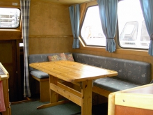 Barka turystyczna Saima 1100SE - czarter barek w Finlandi, Pojezierze Fińskie foto: Saimaan Solmu