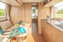 Barka turystyczna Penichette 950 E foto: LOCABOAT