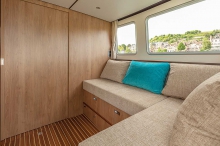 Barka turystyczna Penichette 950 E foto: LOCABOAT