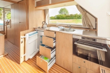 Barka turystyczna Penichette 950 E foto: LOCABOAT