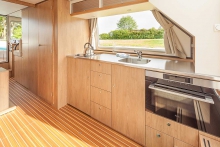 Barka turystyczna Penichette 950 E foto: LOCABOAT