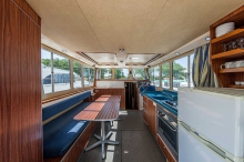 Barka turystyczna Penichette 1260 R - czarter barek foto: LOCABOAT