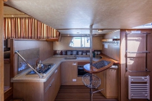 Barka turystyczna Penichette 1500 FB - kuchnia foto: LOCABOAT