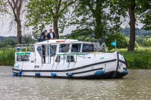 Barka turystyczna Pénichette ® 1180 Flying Bridge. Widok z zewnątrz	 foto: LOCABOAT