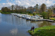 Francja - Burgundia - Czarter barki foto: LOCABOAT