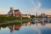 Francja - Burgundia - Czarter barki foto: LOCABOAT