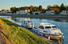 Francja - Burgundia - Saone - czarter barki turystycznej
 foto: LOCABOAT