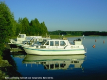 Czarter barki turystycznej w Finlandi foto: Saimaan Solmu