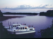 Czarter barki turystycznej w Finlandi foto: Saimaan Solmu